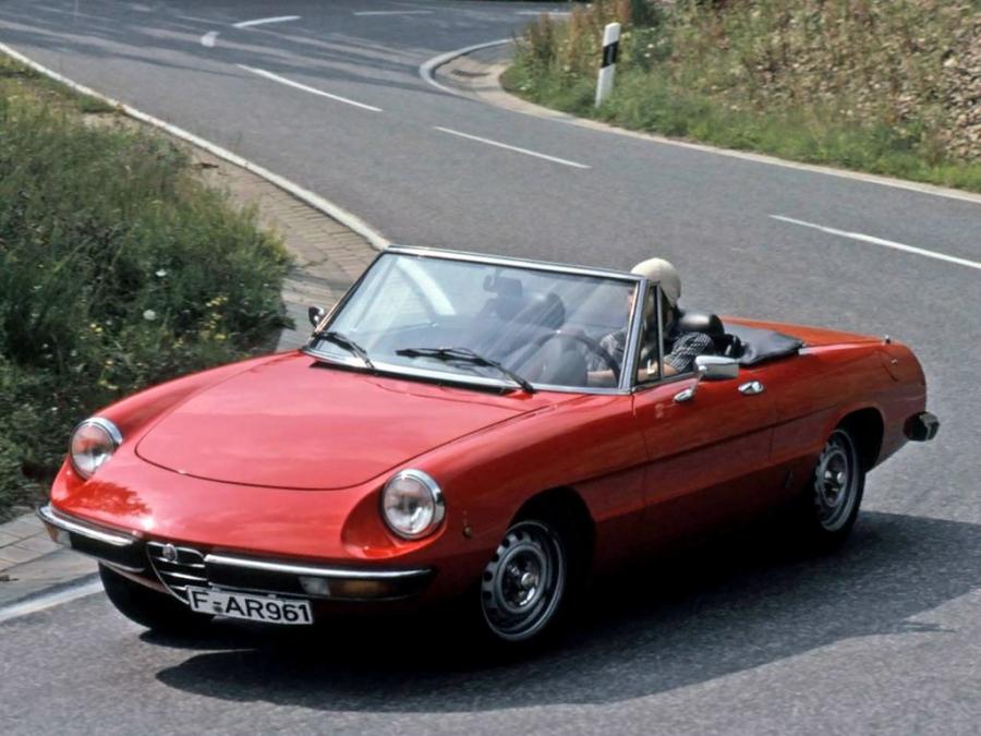  Alfa Romeo Spider Junior (105) 1974 года  (фото 3 из 4)